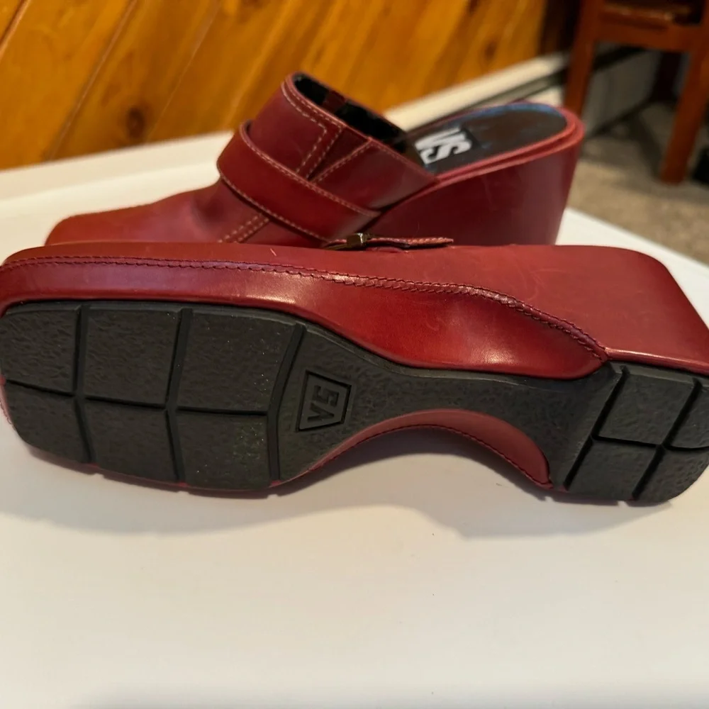 VS Deep Red Wedge Clogs Slip on Mules Buckle Strap Square Toe Detail size 6 NWOT